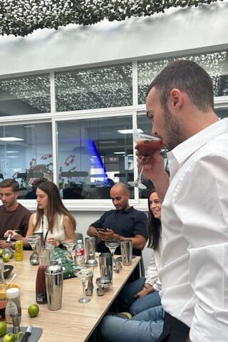 C6B910BE D894 4A33 8BA3 436351499599 4 5005 c